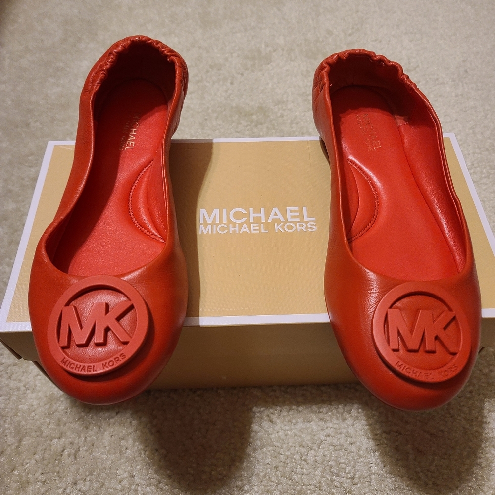 Michael kors flat shoes. 100% Authentic